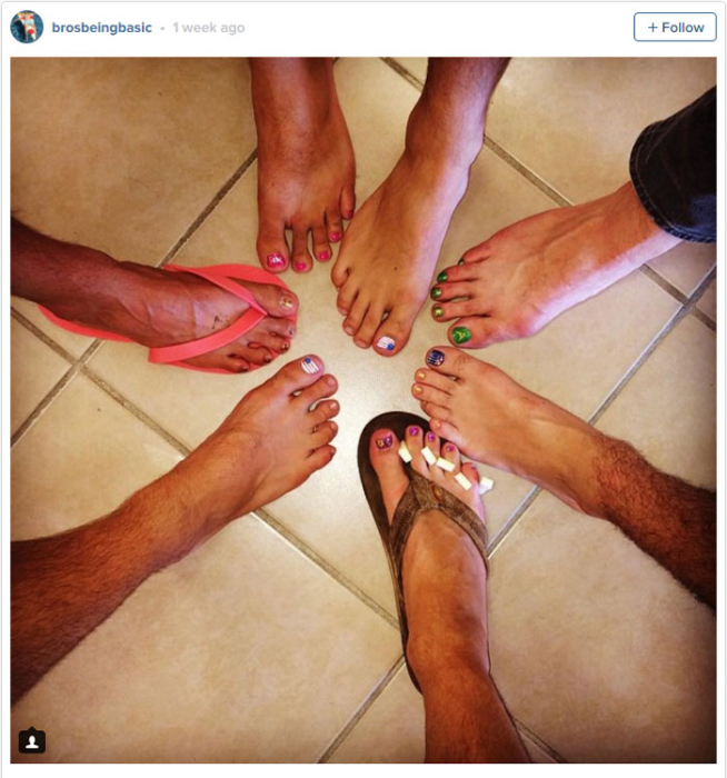 Вторник - наш любимый день. Сегодня мы занимаемся своими ножками! Instagram: brosbeingbasic.