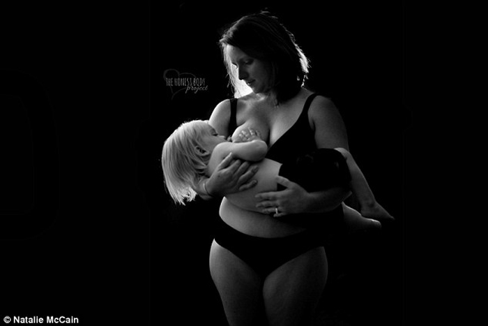 Эта мама считает кормление грудью моментом полного понимания своего ребенка. Фото: Natalie McCain.