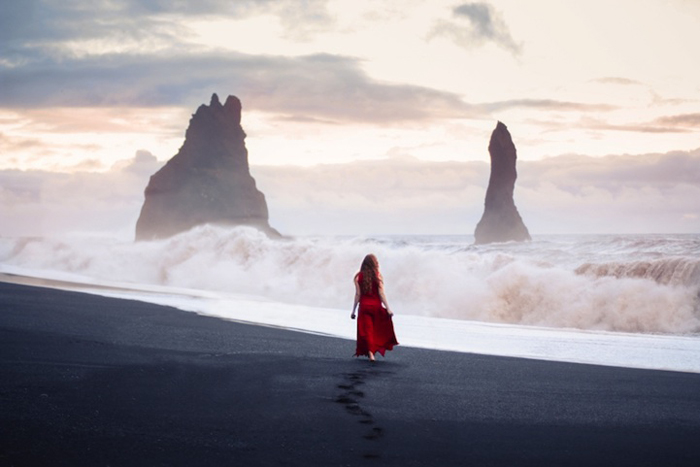 Иди вперед. Автопортрет Элизабет Гадд, сделанный в Исландии. Май 2014.