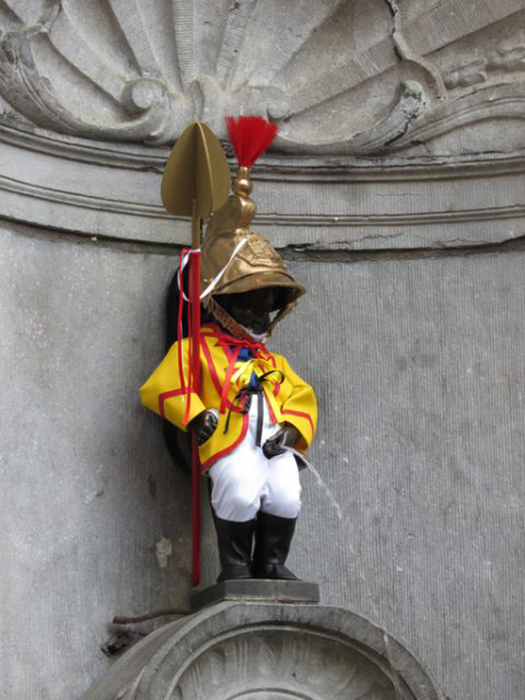 Статуя в форме солдата королевской армии.