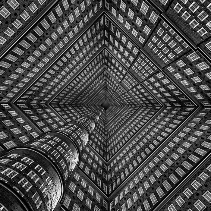 Черно-белые архитектурные головоломки от немецкого фотографа.