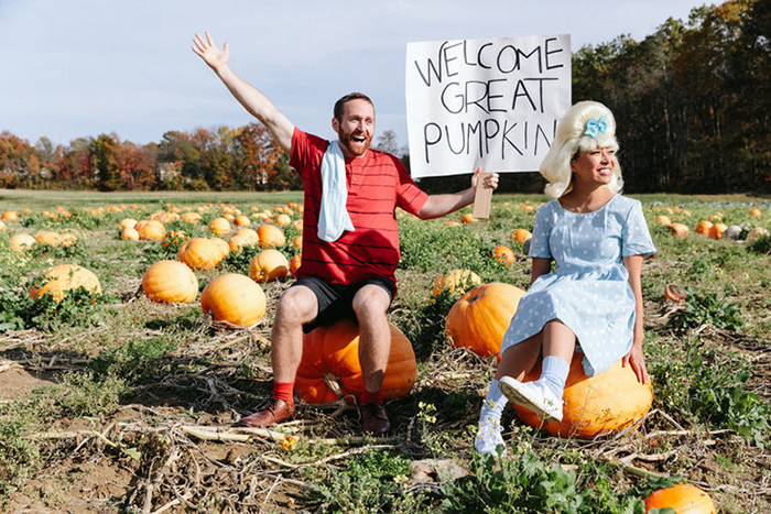 Герои старого американского мультфильма It’s The Great Pumpkin, Charlie Brown.