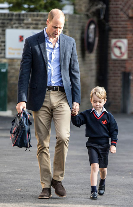 Принц Уильям ведет своего сына в первый школьный день в сентябре.