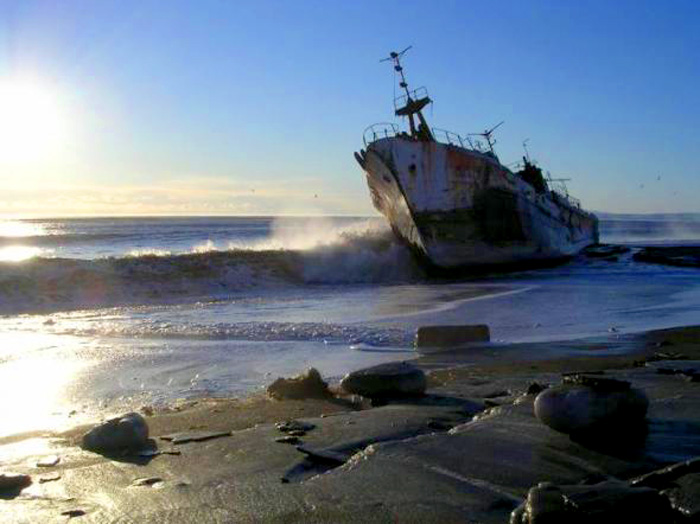 Корабли, потерпевшие крах у берегов Сейбла, исчезают с глаз в течение 2-3 месяцев