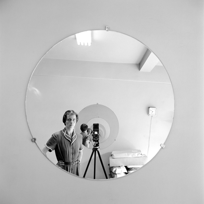 Вивиан Майер использует для своего автопортрета зеркала.