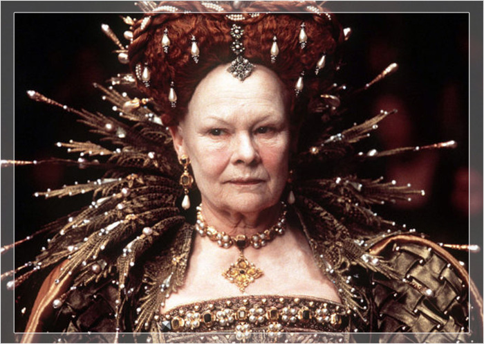 Джуди Денч играет королеву Елизавету I в фильме «Влюблённый Шекспир». 