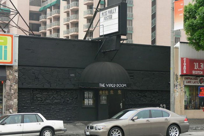 Клуб «Viper Room» на Сансет Стрит, Лос-Анджелес.