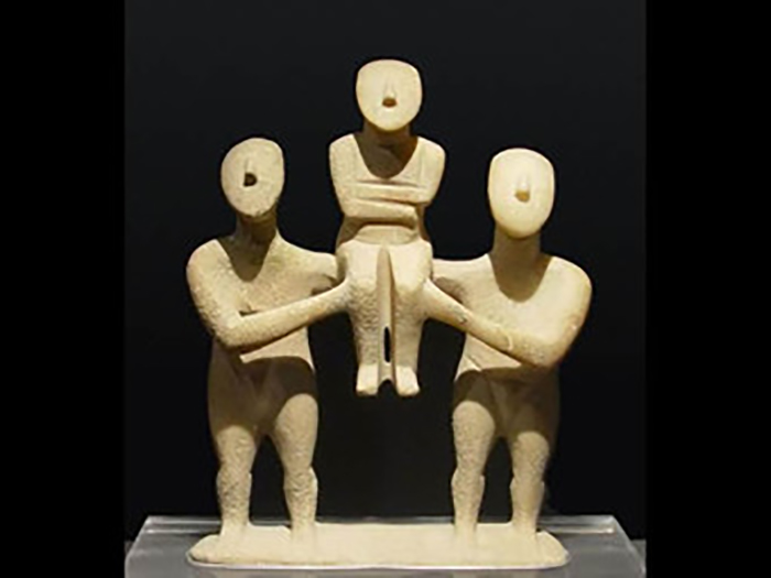 Необычные скульптуры, которые археологи находили на Керосе и Даскалио.