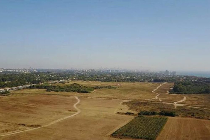 Место битвы - равнина Шарон в Израиле.