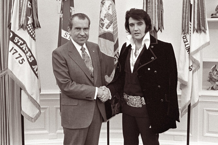 Встреча президента США Ричарда Никсона с Элвисом Пресли в Белом доме. / Фото: Getty Images