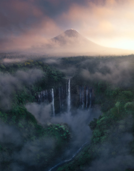 Водопад Тумпак Севу, Индонезия. Фото: Тони Ванг.