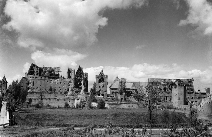 Замок Мальборк после Второй мировой войны.