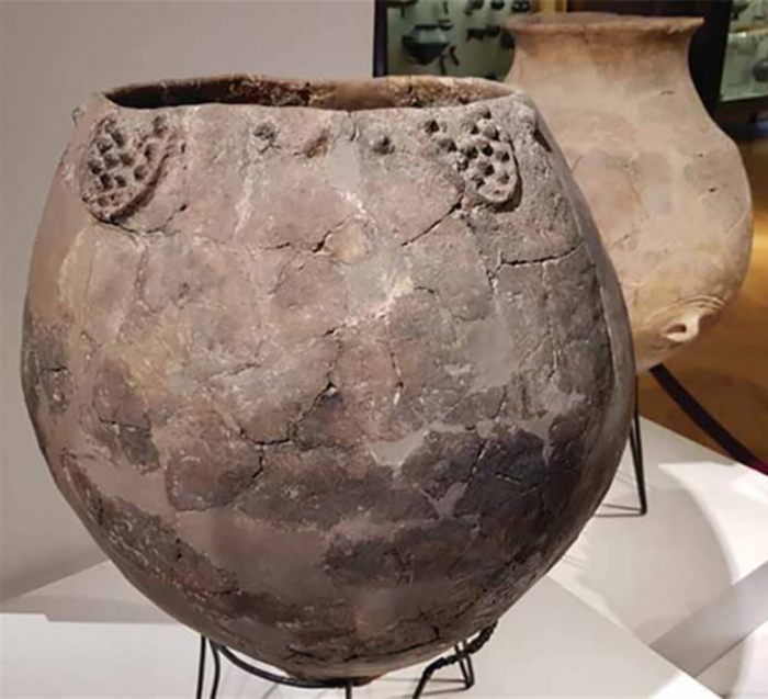 Пример древнего грузинского сферического винодельческого сосуда ок. 6000 г. до н.э. / Фото: ancient-origins.net