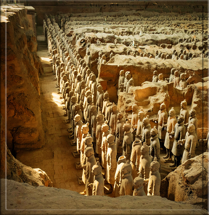 Армия глиняных солдат императора была забыта на 2000 лет.