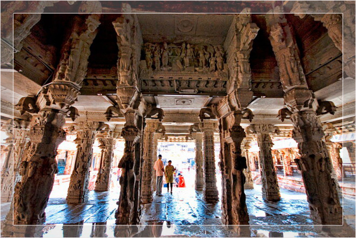 Руины Виджаянагары по сей день поражают воображение своим былым величием.