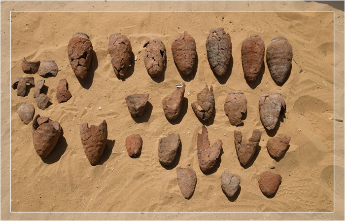 Археологи нашли множество пивных сосудов, наполненных ритуальной грязью.