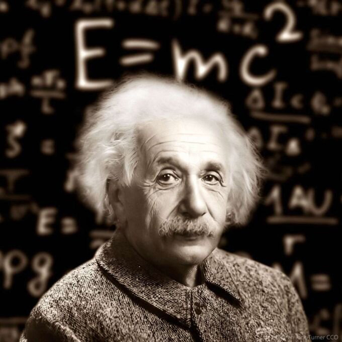 Теория относительности не принесла Эйнштейну славу сразу. / Фото: survivetheark.com