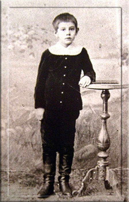 Александр Беляев в возрасте 10 лет.