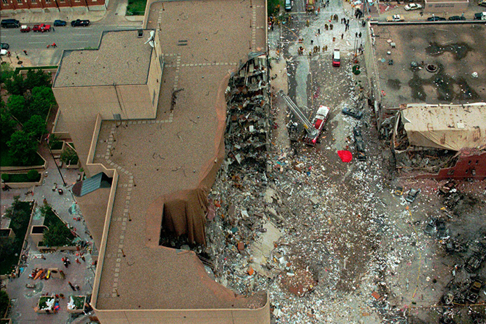 Федеральное здание Альфреда П. Мурра в Оклахома-Сити, штат Оклахома после теракта. / Фото: techinsider.ru