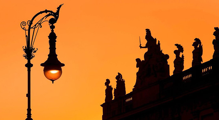 В Берлине находится более половины работающих газовых фонарей в мире. / Фото: ALAMY STOCK PHOTO