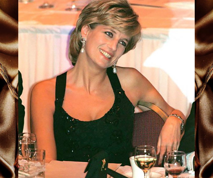 Принцесса Диана в Нью-Йорке получает награду «Гуманитарный работник года» от Генри Киссинджера на благотворительном ужине, 1996 год.