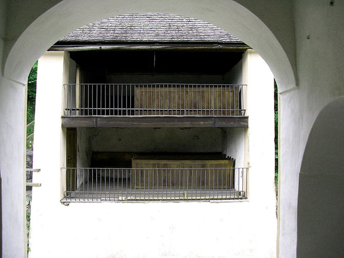Второе здание - для прихожан. / Фото: Wikimedia Commons