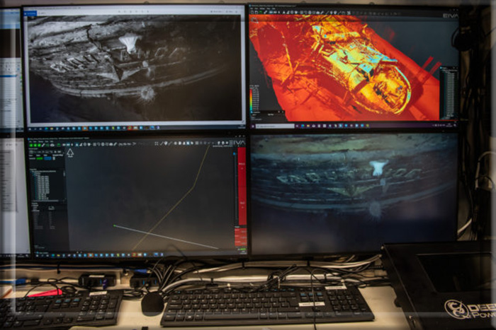 Фото, видео и лазерные снимки Endurance22 выставлены в диспетчерской АНПА на борту SA Agulhas II. 