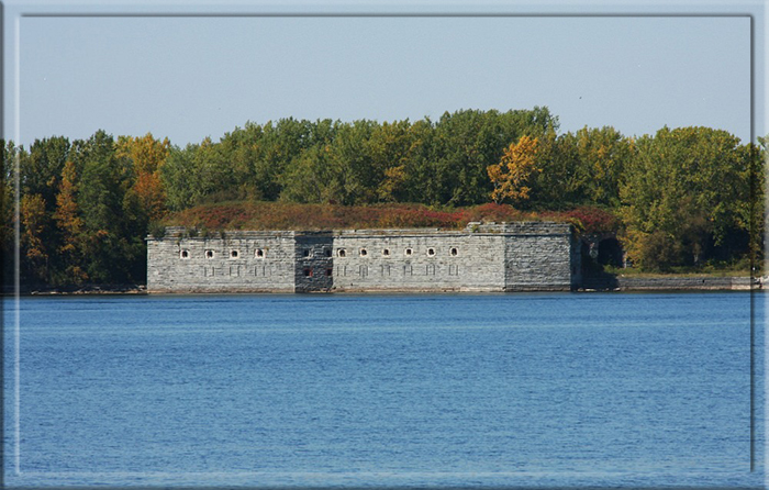 Форт Монтгомери, также известный как Форт Бландер.