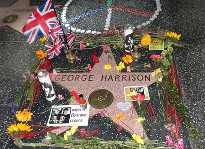 Звезда Джорджа Харрисона на Аллее славы. / Фото: beatles.ru