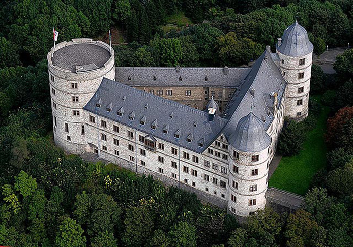 Замок Вевельсбург. / Фото: castlesguide.ru