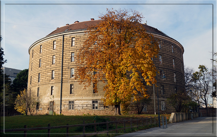 Башня дураков — старейшая в Европе больница для душевнобольных. Входила в состав Венской центральной больницы.