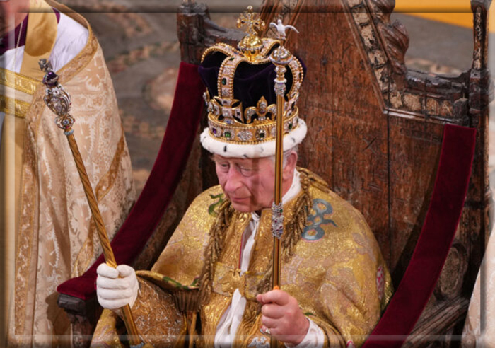 Король Карл III во время церемонии коронации в Вестминстерском аббатстве 6 мая 2023 года в Лондоне, Англия.