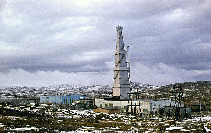 Бурение Кольской сверхглубокой скважины. Фотография сделана в 1974 году. / Фото: commons.wikimedia.org