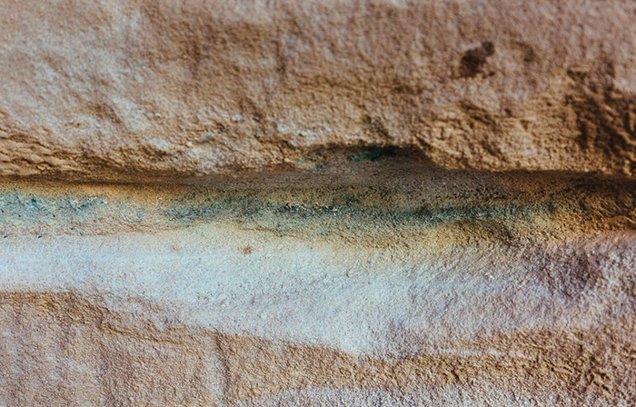 В Тимне горняки добывали медь из зелёных жил малахита и халькоцита. Отложения в песчанике по всей долине и под землёй всё ещё видны сегодня.