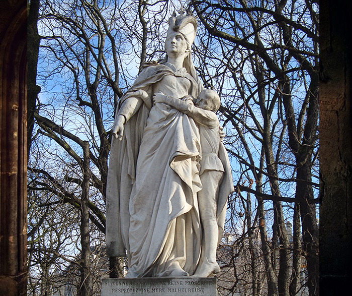 Памятник Маргарите Анжуйской во Франции.