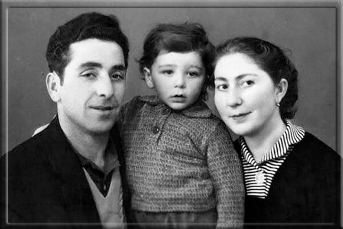 Григорий Лепс с родителями.