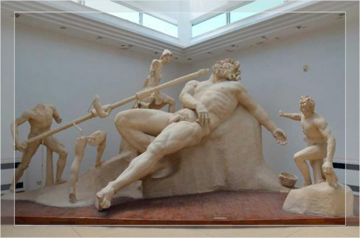 Статуя, изображающая ослепление Полифема.