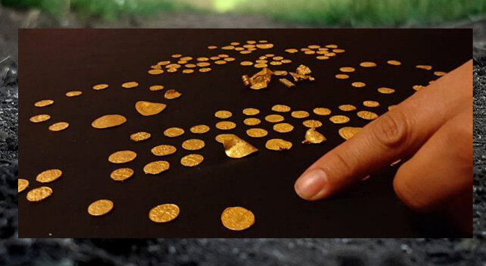 Эта находка стала самым большим кладом золотых монет, обнаруженным на сегодняшний день.