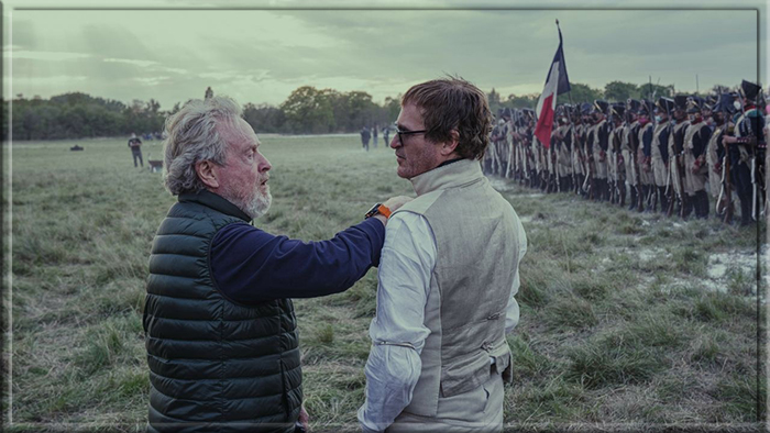 Ридли Скотт инструктирует Хоакина Феникса в одной из сцен фильма.