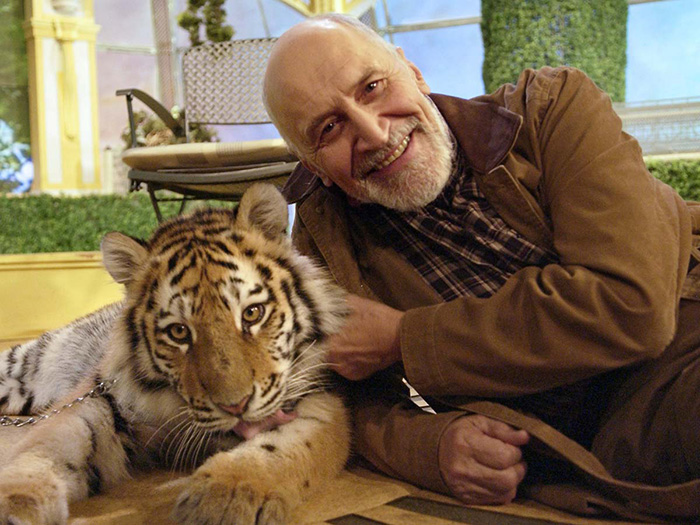Почти 40 лет Николай Дроздов был бессменным ведущим телепередачи «В мире животных». / Фото: eg.ru