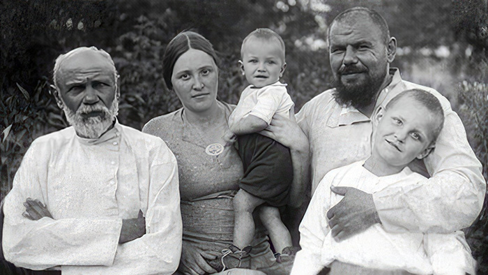 Семья Дроздовых. / Фото: wikipedia.org