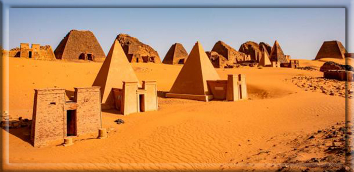 Нубийские пирамиды Мероэ, Судан.