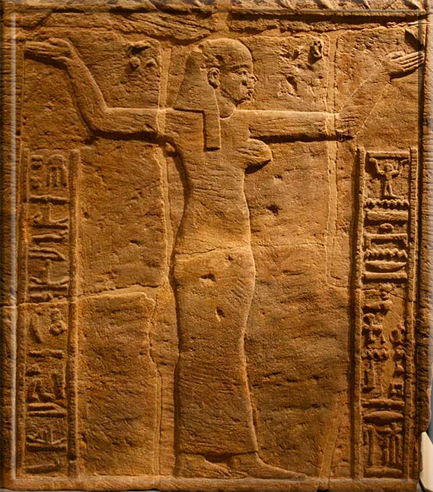 Рельеф с изображением нубийки Кандаке Аманиторе в Египетском музее в Берлине.