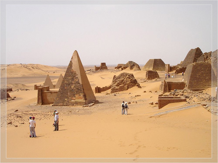 Нубийским царям очень понравилась практика возведения столь массивных гробниц.