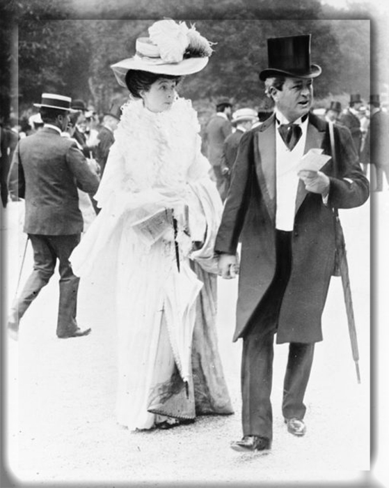 В. К. Вандербильт и его дочь Консуэло, герцогиня Мальборо, на скачках в Париже.