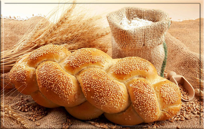 У евреев до сих пор принято дарить хлеб и соль.