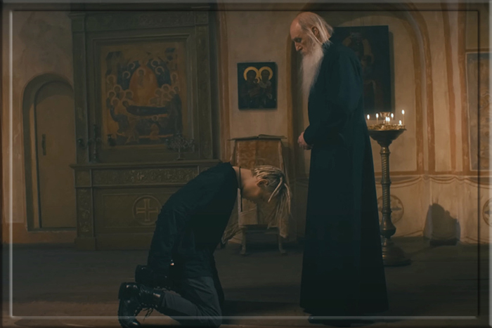 Фрагмент из клипа на песню «Исповедь».