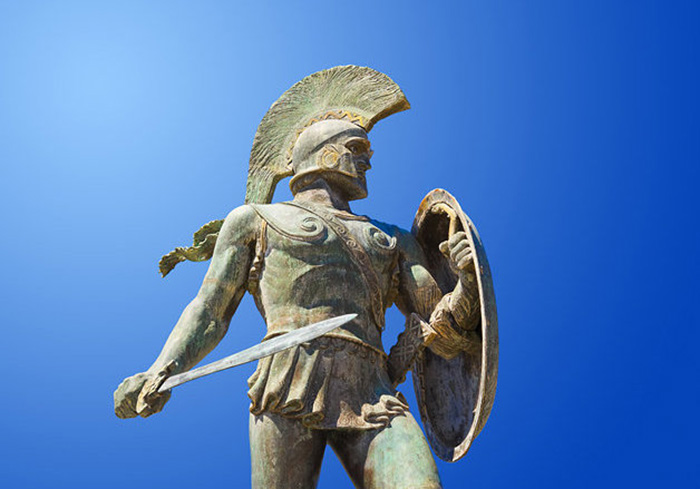 Статуя царя Спарты Леонида. / Фото: russian7.ru