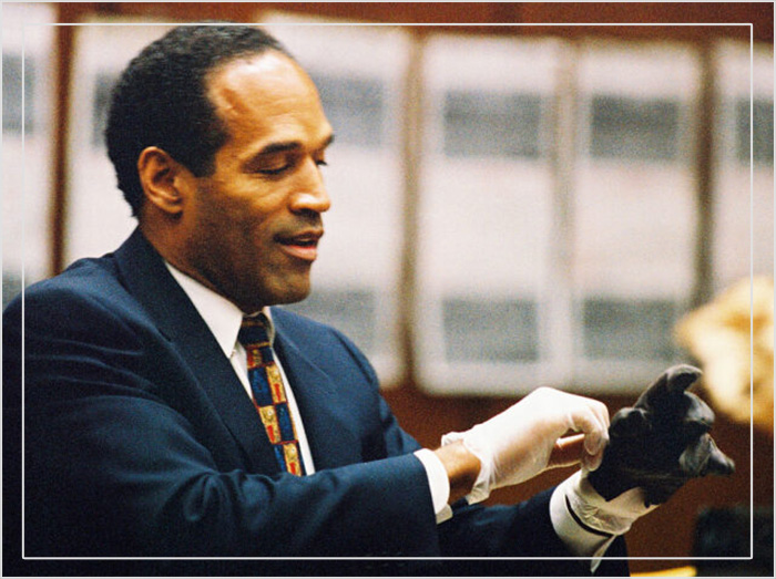 О. Джей Симпсон на суде по делу об убийстве Николь Браун Симпсон и Рональда Голдмана, 1995 год.