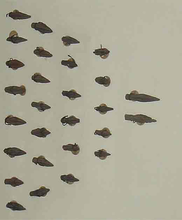Наконечники копий, найденные в Тейшебаини, выставлены в музее Эребуни, Ереван, Армения. / Фото: commons.wikimedia.org